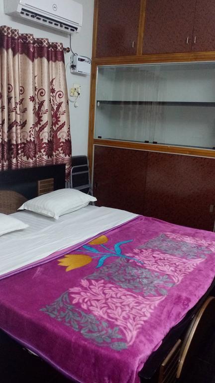 Suryas Guest House Chennai Dış mekan fotoğraf